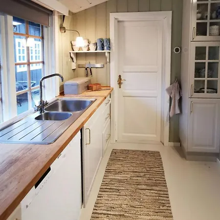 Family With Sea View And Playful Garden Holiday home *