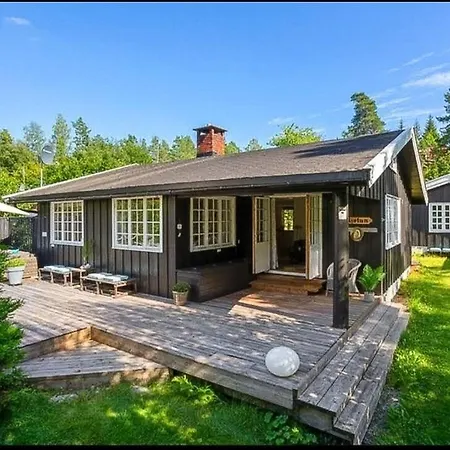 Family With Sea View And Playful Garden Semesterbostad