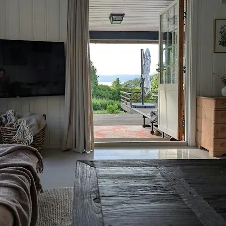 Family With Sea View And Playful Garden *